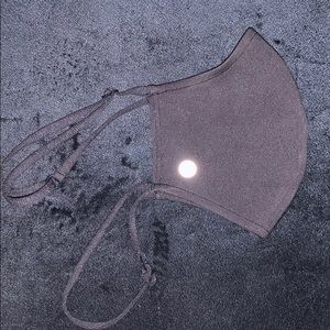 Lululemon black mask (enlite bra material)